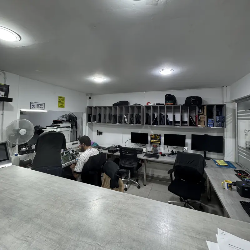Área de soporte técnico de computadores